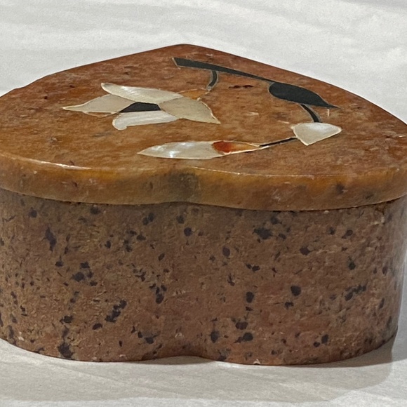 Heart Shaped Stone Trinket Box Inlaid Mother of Pearl
Jewelry Holder - Picture 10 of 13